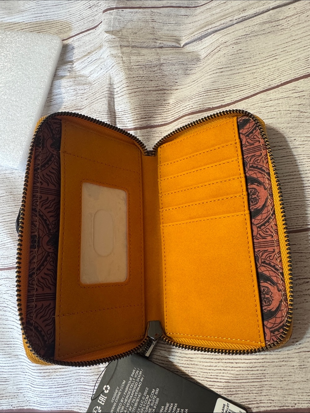 NWT Disney Loungefly Wallet - Villains Scene - Lion King Scar Zip Around Wallet - Picture 12 of 13